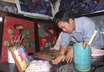 Tác giả của những bức tranh dát vàng ảnh 1