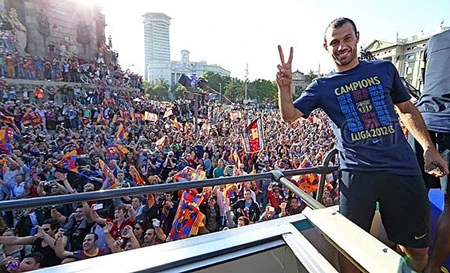 Barcelona ăn mừng chức vô địch La Liga thứ 22 trong lịch sử ảnh 12