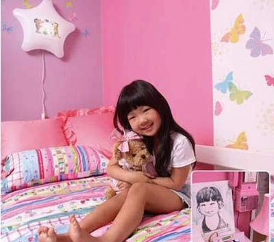 Cô con gái nhỏ 5 tuổi.