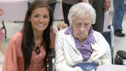 Người già nhất thế giới qua đời ảnh 1