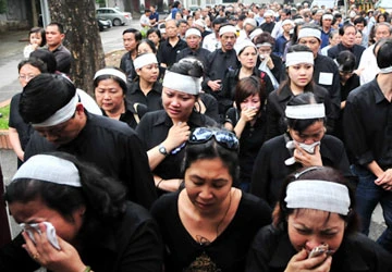 Tiễn đưa nhà thơ Hoàng Cầm ảnh 1 Tiễn đưa nhà thơ Hoàng Cầm ảnh 1