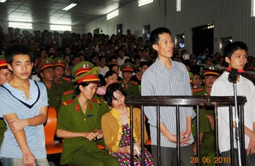 Tường thuật trực tiếp vụ án về bé Hào Anh: Giang, Thơm đều bị phạt 23 năm tù ảnh 11