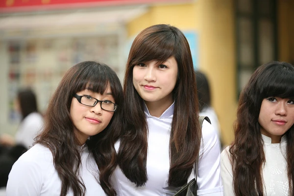 Á hậu Dương Tú Anh bụ bẫm từ bé ảnh 10