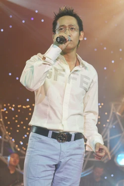 Nhạc sĩ-ca sĩ Duy Mạnh đang bức xúc khi có thông tin cho rằng anh đã “đạo” ca khúc Kiếp đỏ đen. Nhạc sĩ-ca sĩ Duy Mạnh đang bức xúc khi có thông tin cho rằng anh đã “đạo” ca khúc Kiếp đỏ đen.