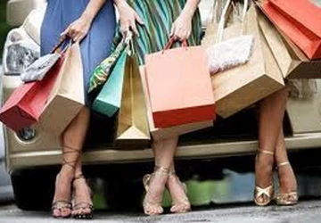 Hãnh diện vì được trai bao ảnh 1