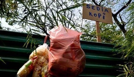 Xem bán hàng qua bờ rào ở Indonesia ảnh 13