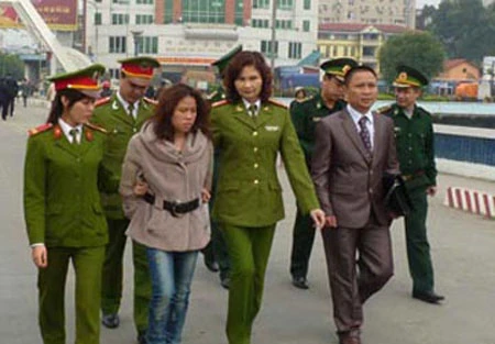 Xuất ngoại bắt đối tượng truy nã quốc tế ảnh 1