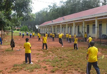 Học sinh đánh nhau, phụ huynh vào trường truy sát ảnh 1
