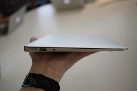 Cận cảnh Macbook Air "siêu mỏng" mới ảnh 11 Cận cảnh Macbook Air "siêu mỏng" mới ảnh 11
