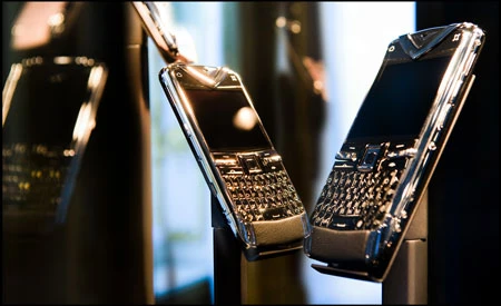 Gặp “dế” Vertu bàn phím QWERTY trước khi ra lò ảnh 1