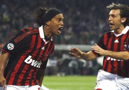 Dinho tỏa sáng, Milan chắc suất dự Champions League ảnh 2