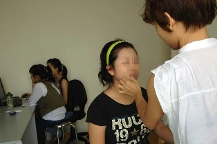 Chợ cô dâu Việt trên mạng ảnh 1