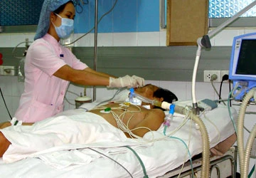 Đạp đinh nhớ đi bệnh viện ảnh 1