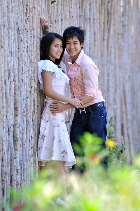 Phùng Ngọc Huy tình tứ bên Tú Vi ảnh 2