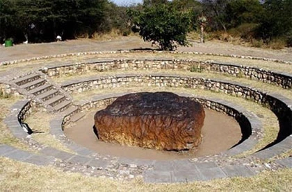 Những thiên thạch khổng lồ lao xuống trái đất ảnh 1 Những thiên thạch khổng lồ lao xuống trái đất ảnh 1