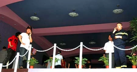 Nhà hàng 14 tầng bốc khói, nhân viên hoảng loạn ảnh 11