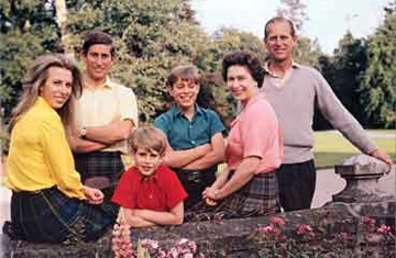 Nữ hoàng Elizabeth II: Nhìn ra ý trung nhân từ năm 13 tuổi ảnh 3