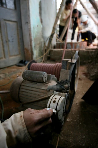 Những người làm việc "dưới âm phủ" ảnh 5 Những người làm việc "dưới âm phủ" ảnh 5