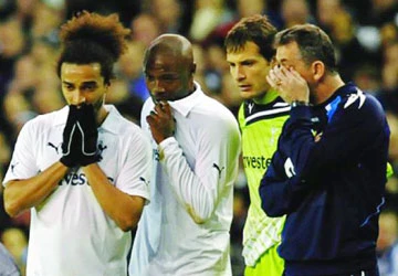 Đột tử trên sân cỏ ảnh 2