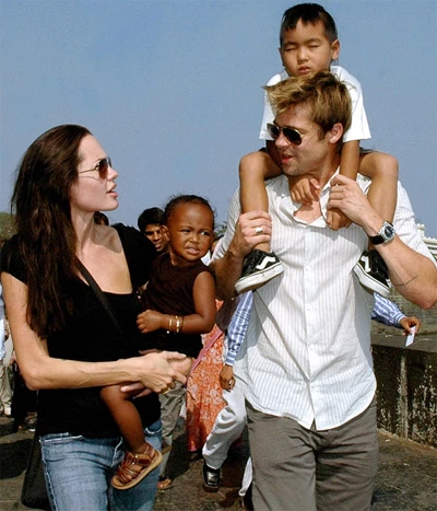 Tiết lộ gây sốc về quá khứ lẳng lơ của Angelina Jolie ảnh 3 Tiết lộ gây sốc về quá khứ lẳng lơ của Angelina Jolie ảnh 3