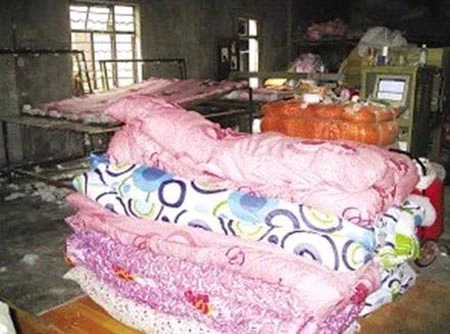 Công nghệ “hô biến” chăn bãi rác thành chăn bông mới ảnh 3