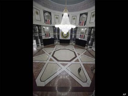 Ngắm những cung điện "khủng" của Saddam Hussein ảnh 3