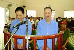 Thủ phạm giết người, cướp tài sản lãnh án tù chung thân ảnh 1