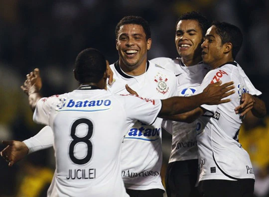 Và cả Ronaldo cùng các đồng đội tại CLB Corinthians Ảnh: Reuters