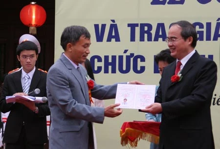 Điều chỉnh lương cho nhà giáo được phong Giáo sư ảnh 1