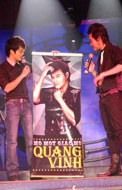 Váy của Minh Hằng bán được 26 triệu ảnh 12