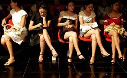 Áp lực khủng khiếp của những cô gái lỡ thì ảnh 1