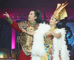 Cảnh trong vở cải lương “Chiếc áo thiên nga”, tác phẩm đoạt giải đặc biệt. Ảnh: AN DUNG