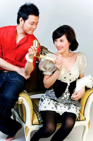 Sau album "Ngôi nhà hoa hồng", Bảo Thy - Quang Vinh trở thành cặp ca sĩ đẹp của dòng nhạc teen.