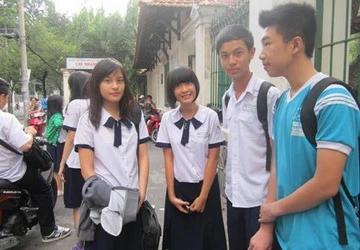 Người dân TP.HCM chỉ muốn đổi giờ học 15 phút ảnh 1