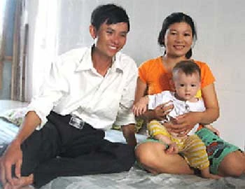 Cô gái có trái tim bên phải ảnh 1