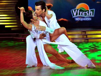 Thu Minh suýt rớt, Thanh Thúy dừng Bước nhảy Hoàn vũ ảnh 1