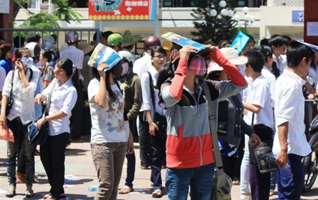 Đề môn Hóa nhẹ nhàng hơn Toán, Lý ảnh 2