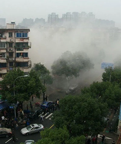 Trung Quốc: Tòa nhà 5 tầng bất ngờ đổ sập ảnh 7