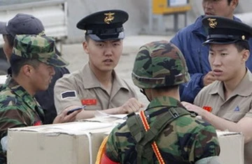 Hàn Quốc thăng cấp nhiều sĩ quan sau vụ chìm tàu chiến Cheonan ảnh 1