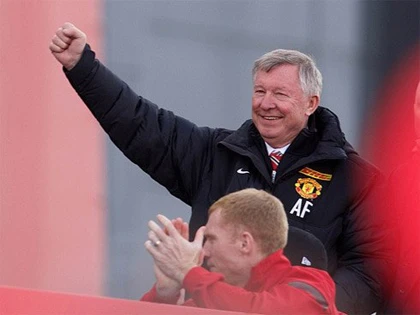 Ferguson thách MU vô địch Ngoại hạng ba năm liền ảnh 1