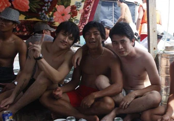 Cầu thủ không đá bóng thì làm gì? ảnh 1