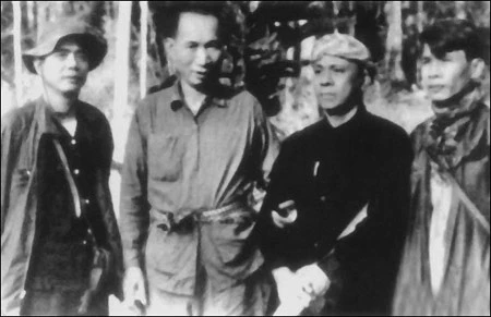 Nhà văn Nguyễn Quang Sáng viết kịch bản phim về Thủ tướng Võ Văn Kiệt ảnh 1