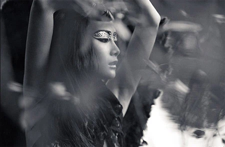 Thiếu nữ xinh đẹp qua ảnh chân dung đen trắng ảnh 9 Thiếu nữ xinh đẹp qua ảnh chân dung đen trắng ảnh 9