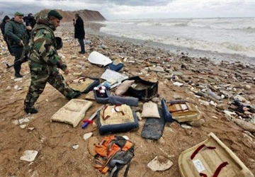 Máy bay rơi xuống biển ảnh 2