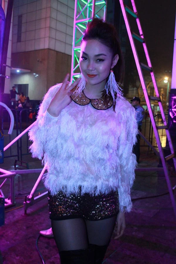 Hoàng Thùy Linh "đọ" sắc với Minh Hằng ảnh 6