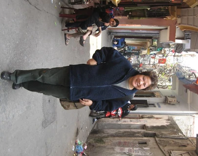 Giây phút thảnh thơi của danh hài Minh Vượng (Ảnh: T.Hoà).