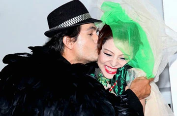 Jennifer Phạm đỏ rực ở "Dạ tiệc sao" ảnh 1