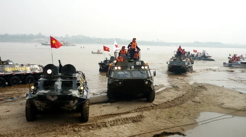 Diễn tập chống khủng bố trên sông Hồng ảnh 11
