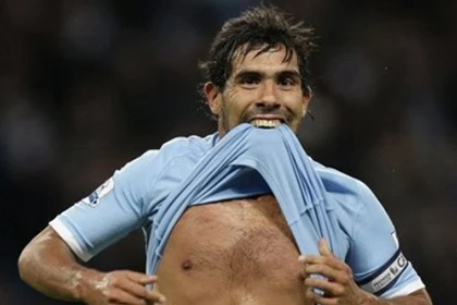 Tevez đòi ra đi: Cứ theo gương Rooney, Mourinho mà học ảnh 1