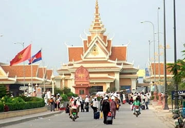 Miễn thị thực cho công dân Việt Nam-Campuchia ảnh 1